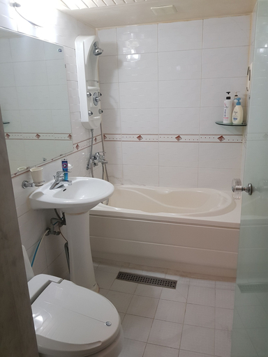 Bathroom 5, Couple Motel, Gangseo