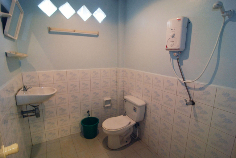 Bathroom 5, Lanta Coral Beach Resort, Ko Lanta