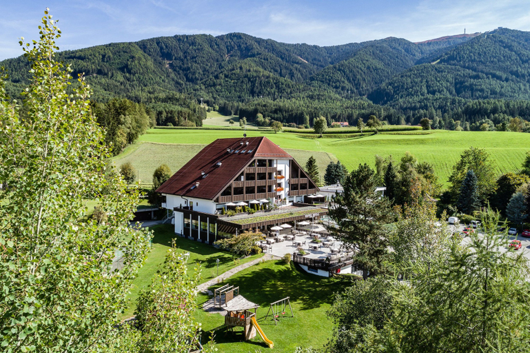 Exterior & Views 2, Royal Hotel Hinterhuber, Bolzano