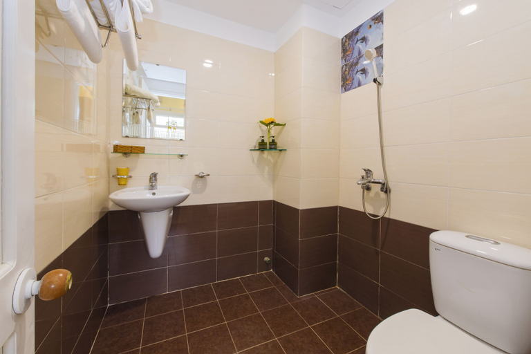 Bathroom 3, Hoi An Merrily Homestay, Da Nang