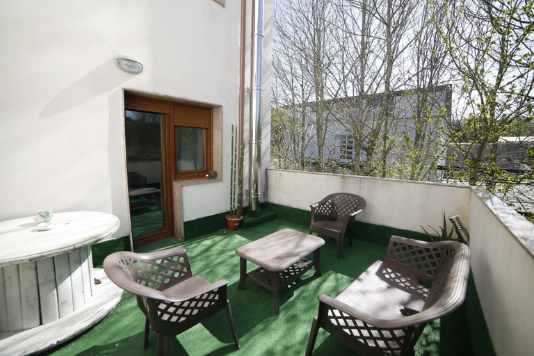 Others 5, Zendoira - Hostel, Lugo