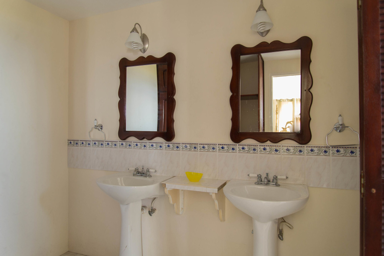 Bathroom 4, Hatfield South Villa