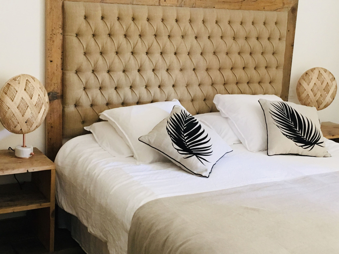 Bedroom 4, Le clos des sept palmiers, Var