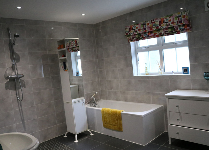 Bathroom 3, Five Oaks Bed & Breakfast, Derry and Strabane