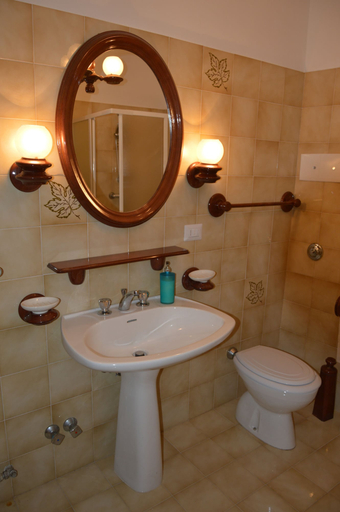 Bathroom 4, Villa Al Monte Arco Climbing & Bike, Trento