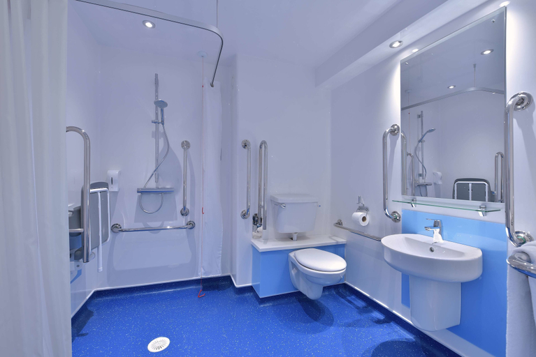 Bathroom 4, Travelodge Limerick Castletroy