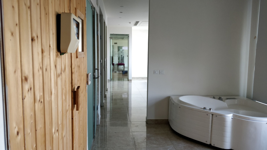 Bathroom 5, Indraprastha Spa Resort, Kangra