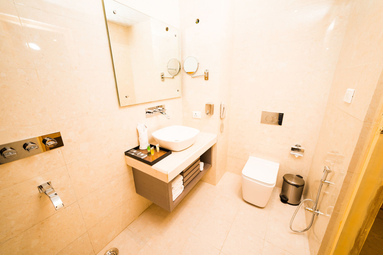 Bathroom 4, Hotel D'corbiz, Lucknow