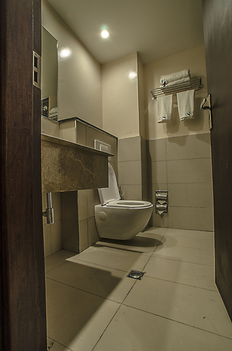 Bathroom 5, Ngong Hills Hotel, Kibra