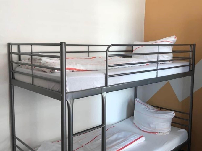 Bedroom 3, Hotel Goldener Hahn, Duisburg