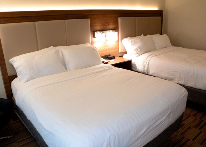 Bedroom 5, Holiday Inn Express & Suites PITTSBURGH - MONROEVILLE, Allegheny