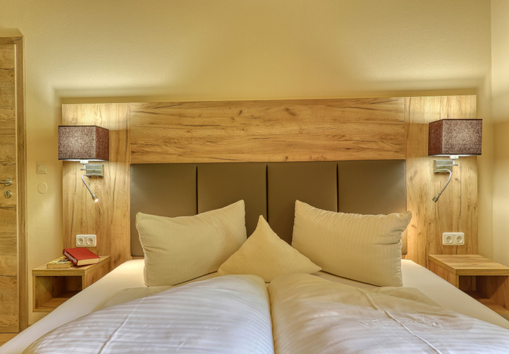Bedroom 3, Wellnesshotel Auszeit, Regen