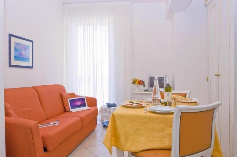 Dining Room 11