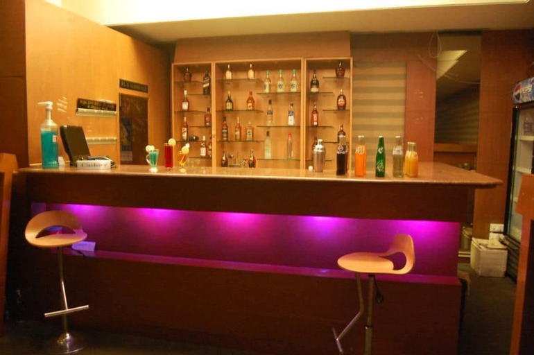 Bathroom 5, Parsons Court, Dindigul