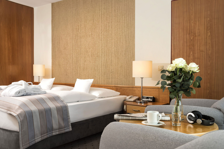 Bedroom 2, Maritim Airport Hotel Hannover, Region Hannover
