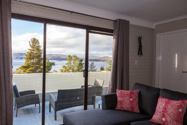 Others 5, Summit 11 - Fabulous views and location, Snowy River