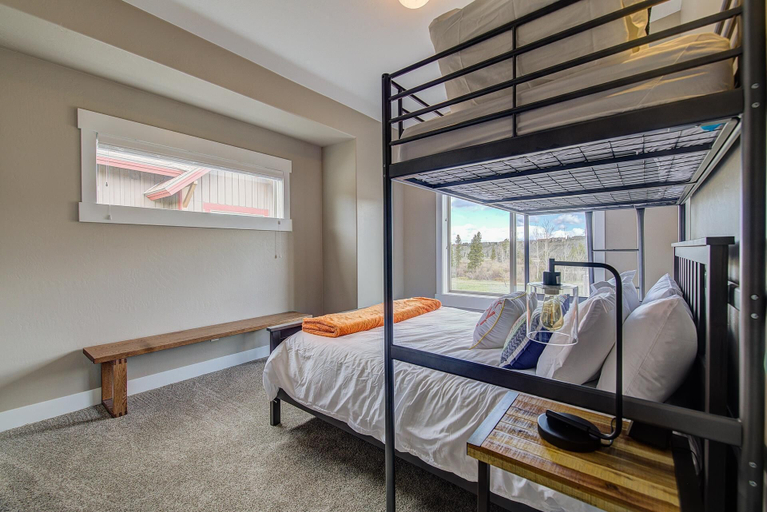 Bedroom 1, Mountain Getaway Stunning Views HOT TUB, Grand
