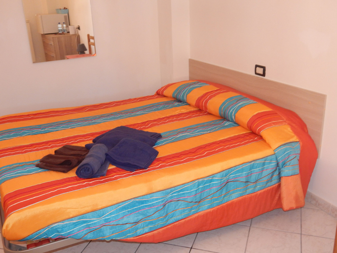 Bedroom 2, Affittacamere Marosa, Savona