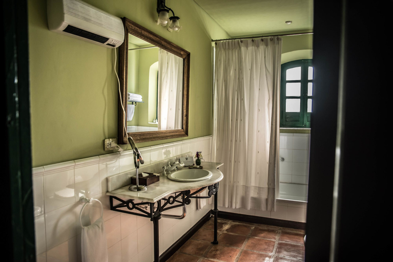Bathroom 5, Patios de Cafayate - Wine Hotel & Restaurant, Cafayate