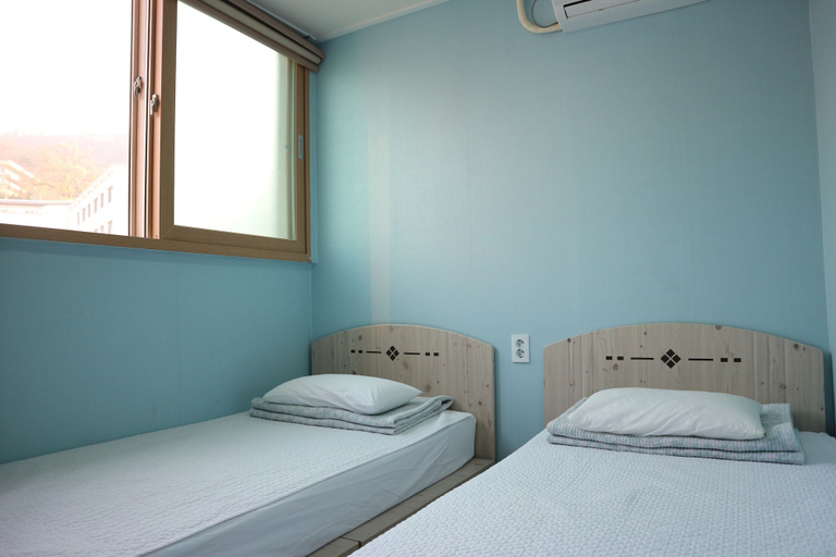 Bedroom 4, WELL PLUS BNB Guest House, Jung