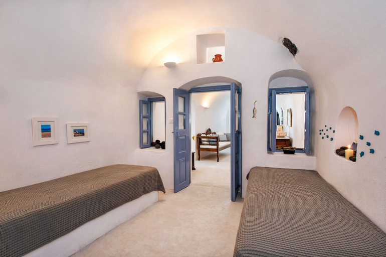 Bedroom 3, Skala Cave by Thireon, South Aegean