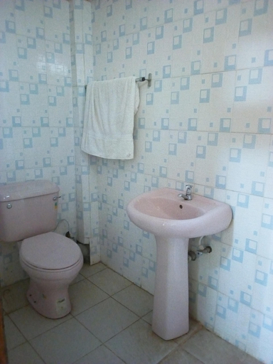 Bathroom 3, Bahamas Resort, Thika Town
