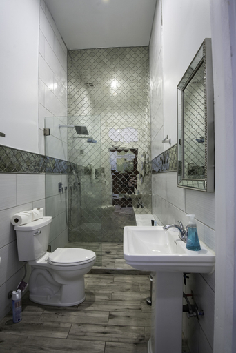 Bathroom 4, Best Location 7BR Next to FR Quarter! By YouRent, Orleans