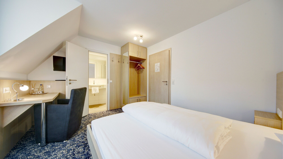 Bedroom 4, Hotel Bauer Großbettlingen, Esslingen