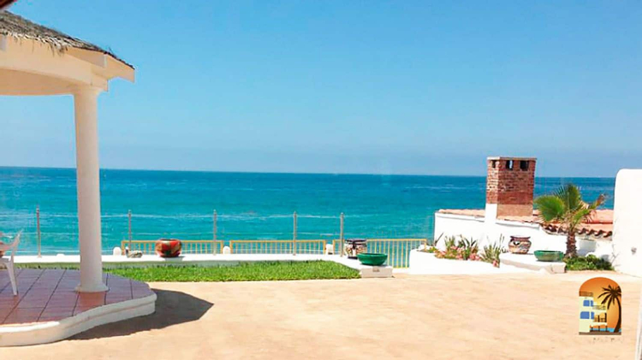 Exterior & Views 18