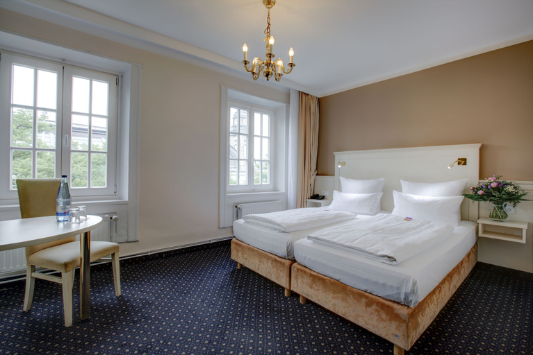 Bedroom 4, Hotel Fürst Bismarck, Hamburg