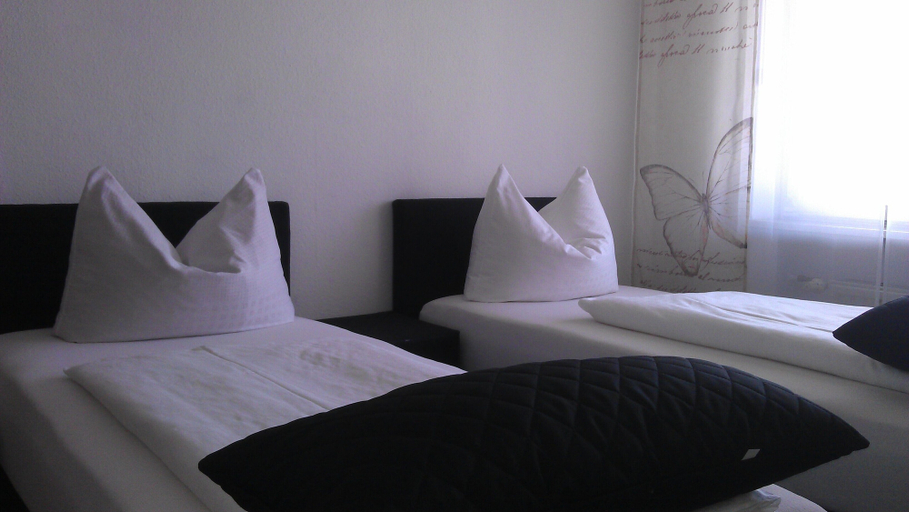 Bedroom 3, Pension Am Waldrand, Neckar-Odenwald-Kreis