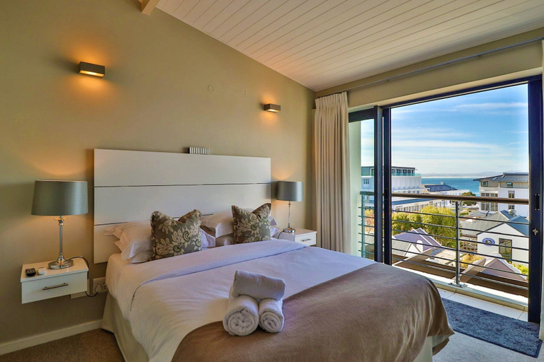 Bedroom 2, Whale Coast All Suite Hotel, Overberg