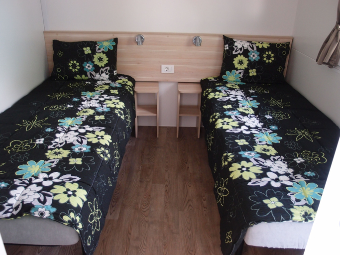 Bedroom 3, Victoria Mobilehome Camping Dole, Podgora