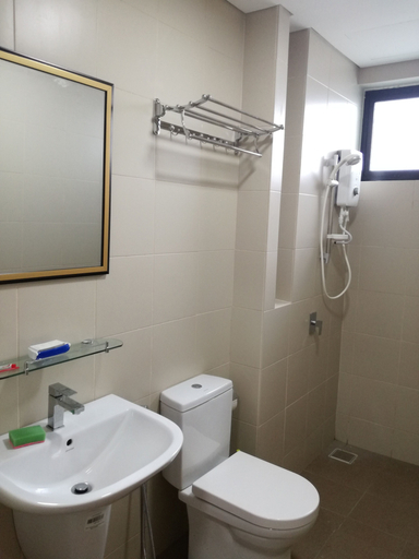 Bathroom 3, Sinar Rasa Homestay at I-Soho, I-City, Shah Alam