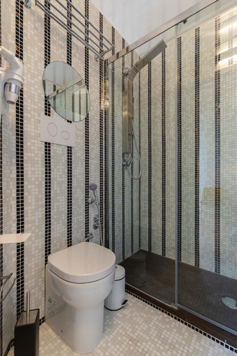 Bathroom 5, Palazzo Cavarretta, Palermo