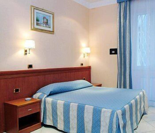 Bedroom 3, Meridiana, Roma