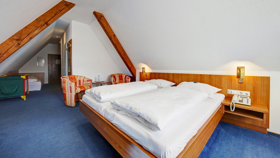 Bedroom 4, Hotel Bauer Großbettlingen, Esslingen