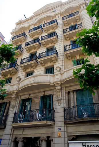 Exterior & Views 2, Hostal Martinval, Barcelona