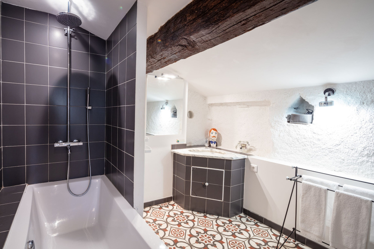Bathroom 5, Casa9 Hôtel, Pyrénées-Orientales