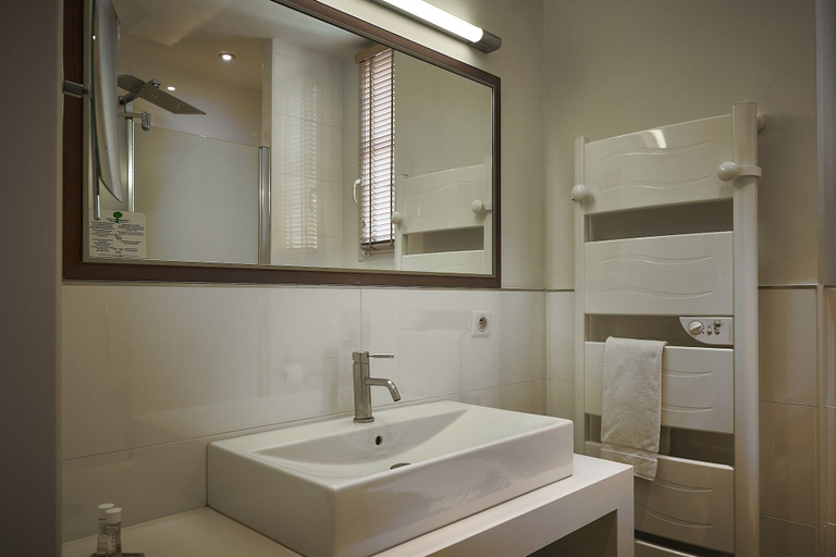 Bathroom 5, Château de Creissels, Aveyron