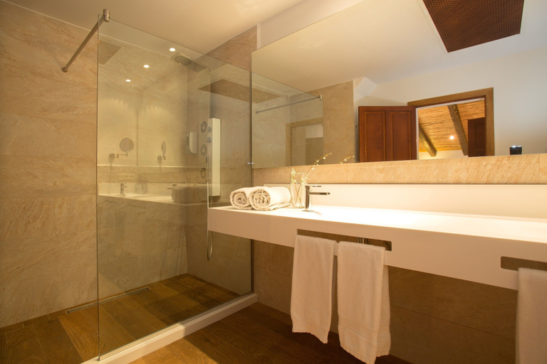 Bathroom 5, Hotel Monnàber Vell, Baleares