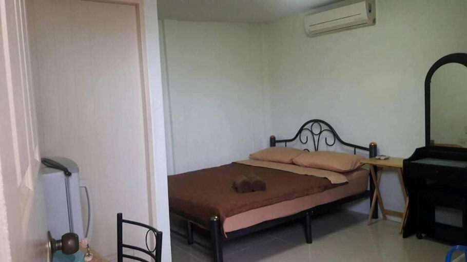 Bedroom 3, Chomhaad Guesthouse, Hua Hin