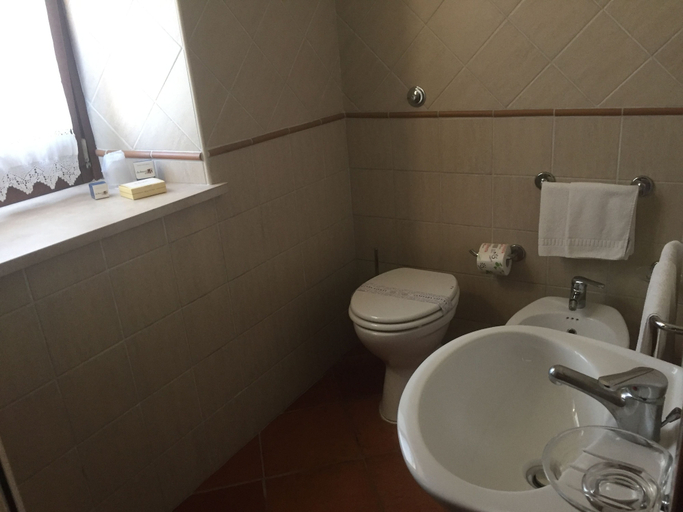 Bathroom 3, Agriturismo La Sorgente, Isernia