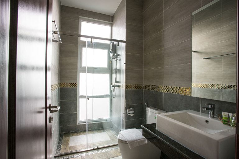 Bathroom 5, SSB Residence, Phnom Penh