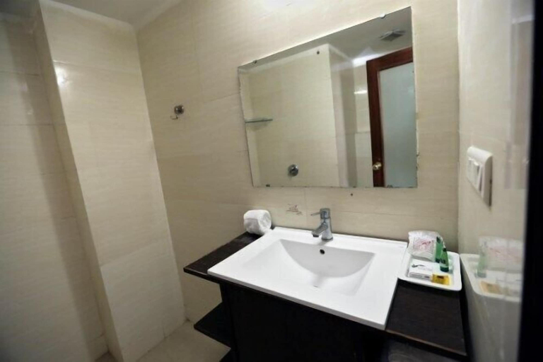 Bathroom, Eqbal Inn, Patiala