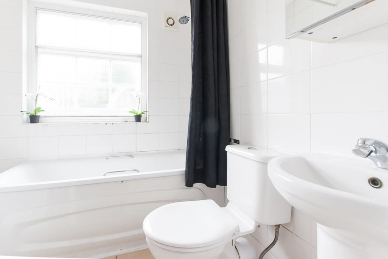 Bathroom, PML Apartments Harewood, London