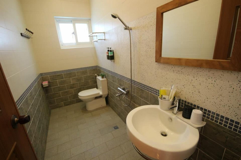 Bathroom 3, Meiman Xiaowo, Yilan