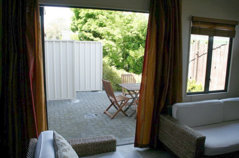 Others 5, Harvest Lodge, Hastings city