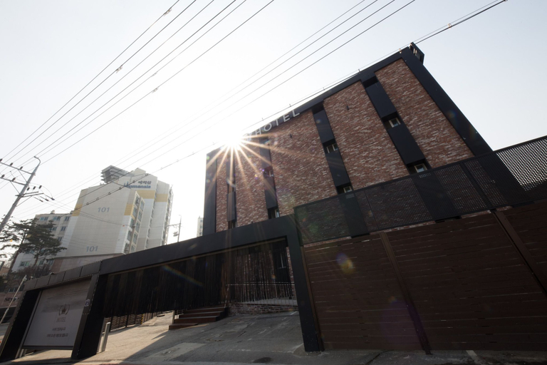 Exterior & Views 2, Achasan Station Wall Hotel, Gwang-jin