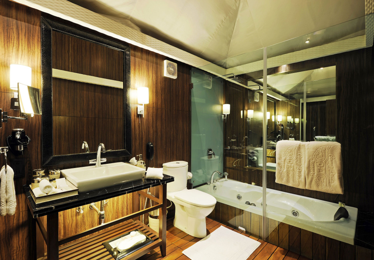 Bathroom 5, Della Resorts, Pune
